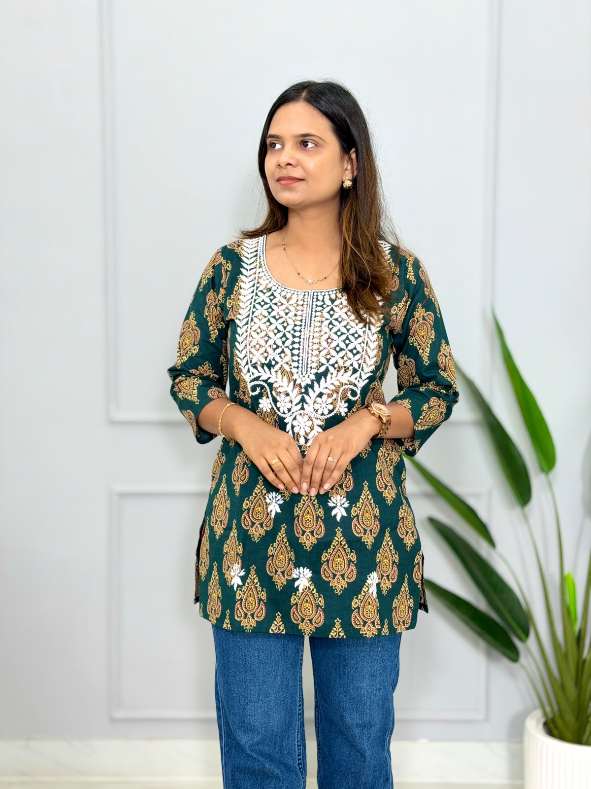 Short Kurti Lakhnavi 120703