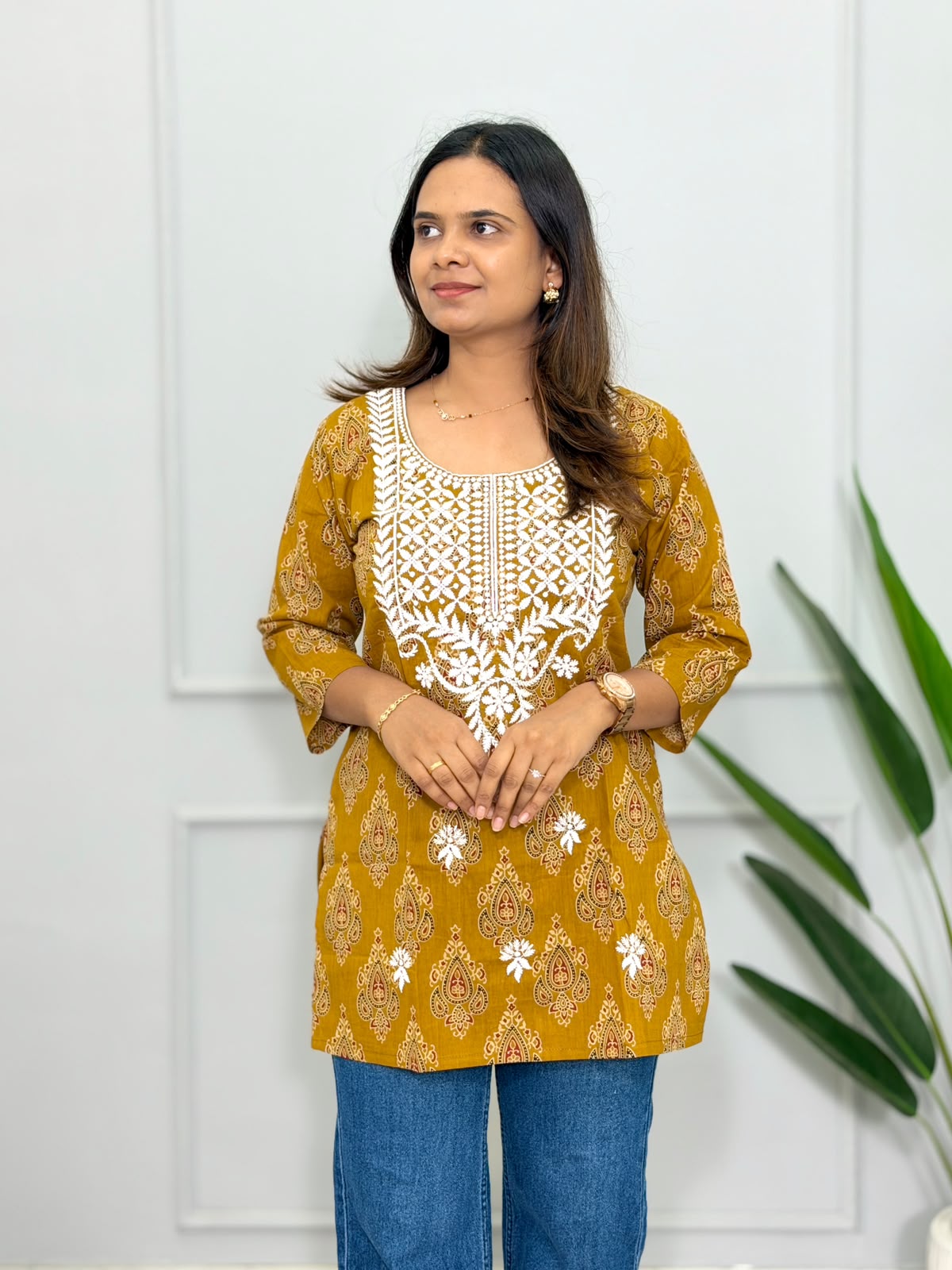 Short Kurti Lakhnavi 120705