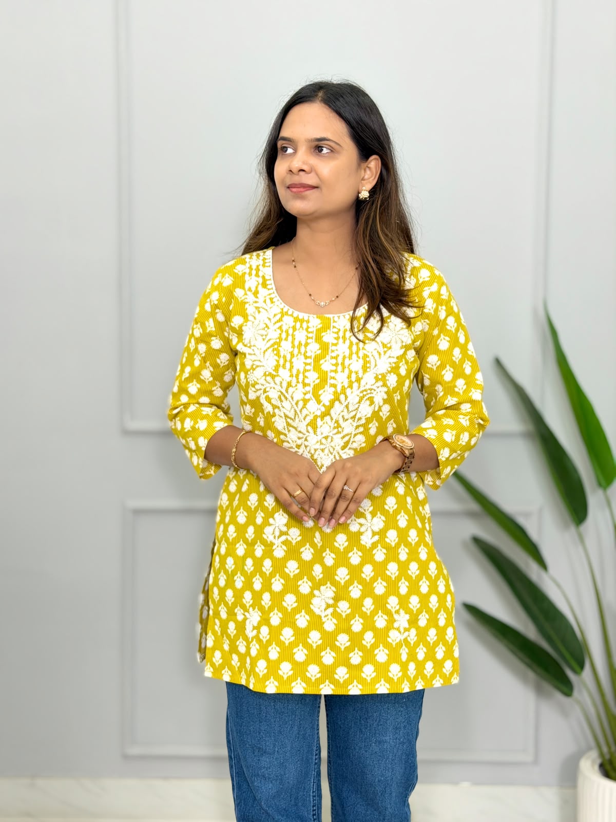 Short Kurti Lakhnavi 120707