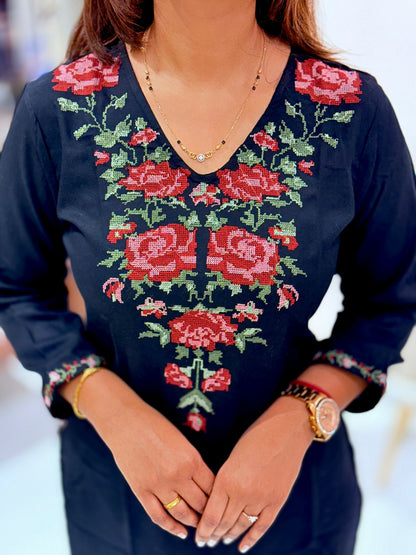 Kurti Reyon Black - Red Flower