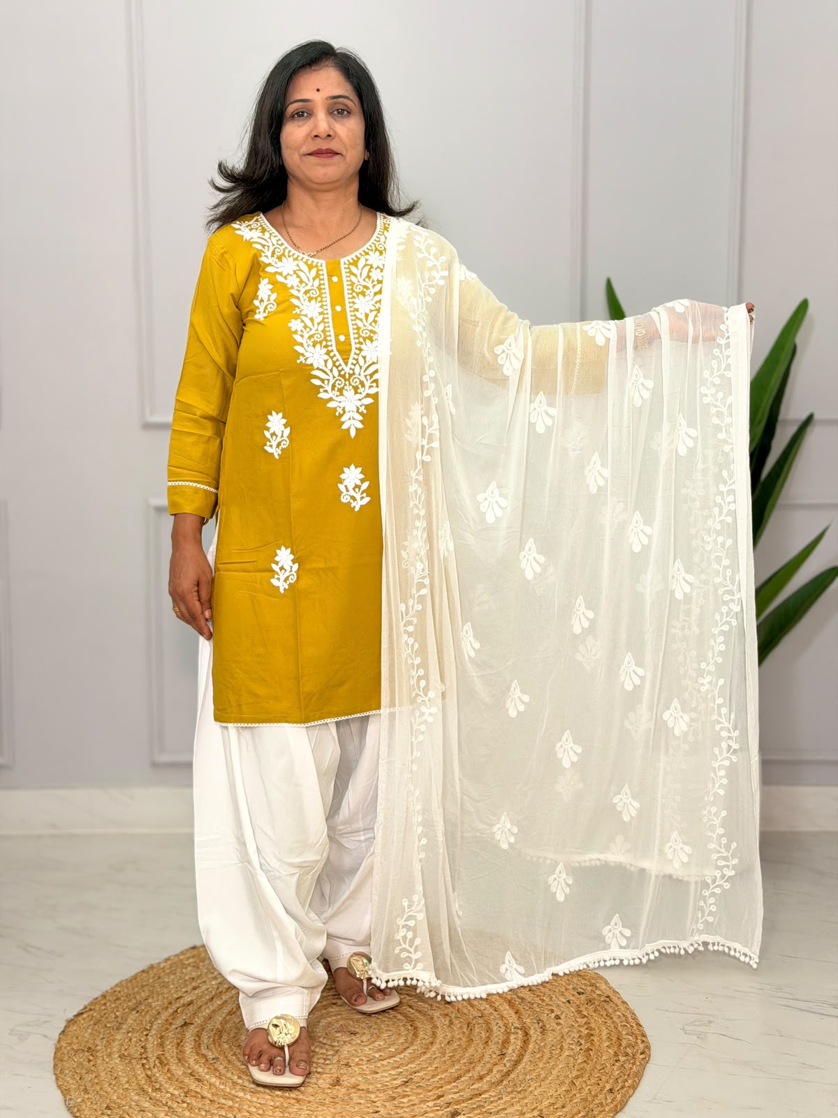 Lakhnavi Kurti Pant Set 110609