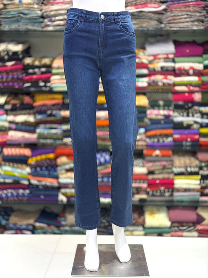 Jeans Straight Fit Narrow Bottom 04