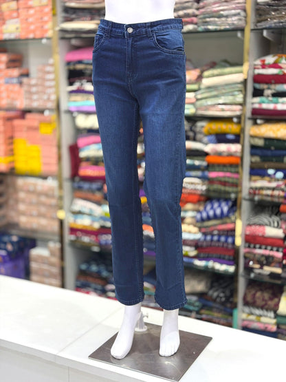 Jeans Straight Fit Narrow Bottom 04
