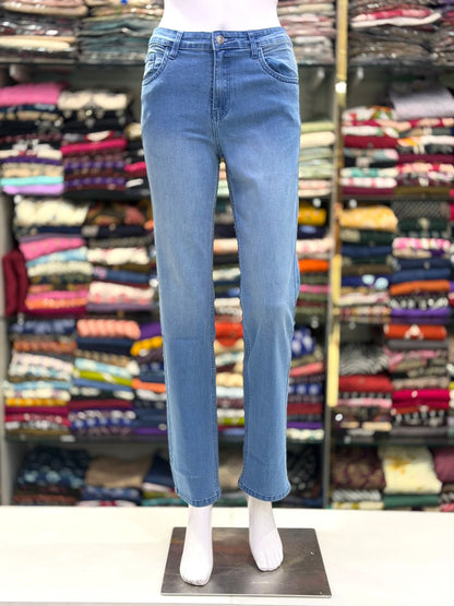 Jeans Straight Fit Narrow Bottom 03