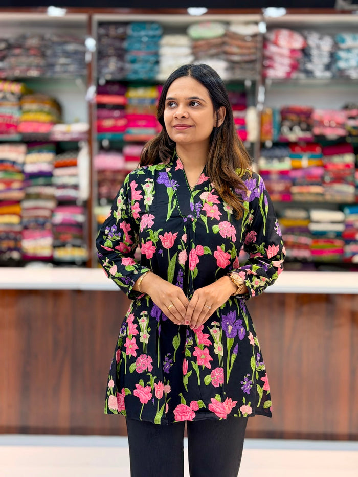 Short Kurti V neck 230701